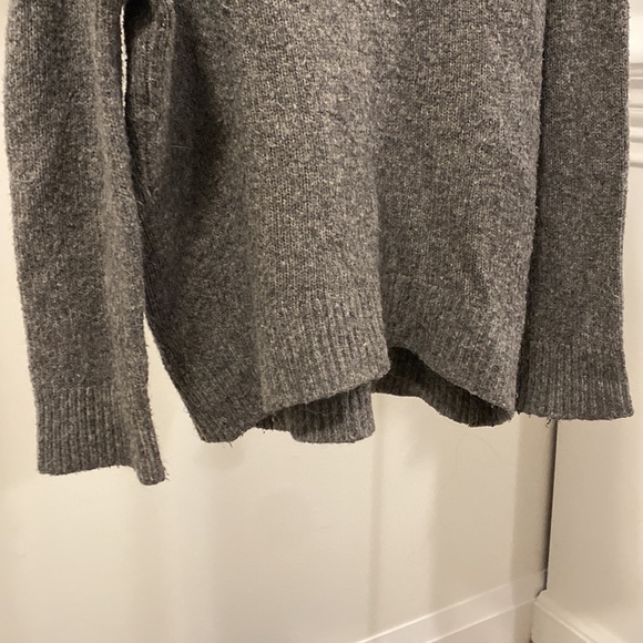 Great turtleneck - Picture 4 of 4